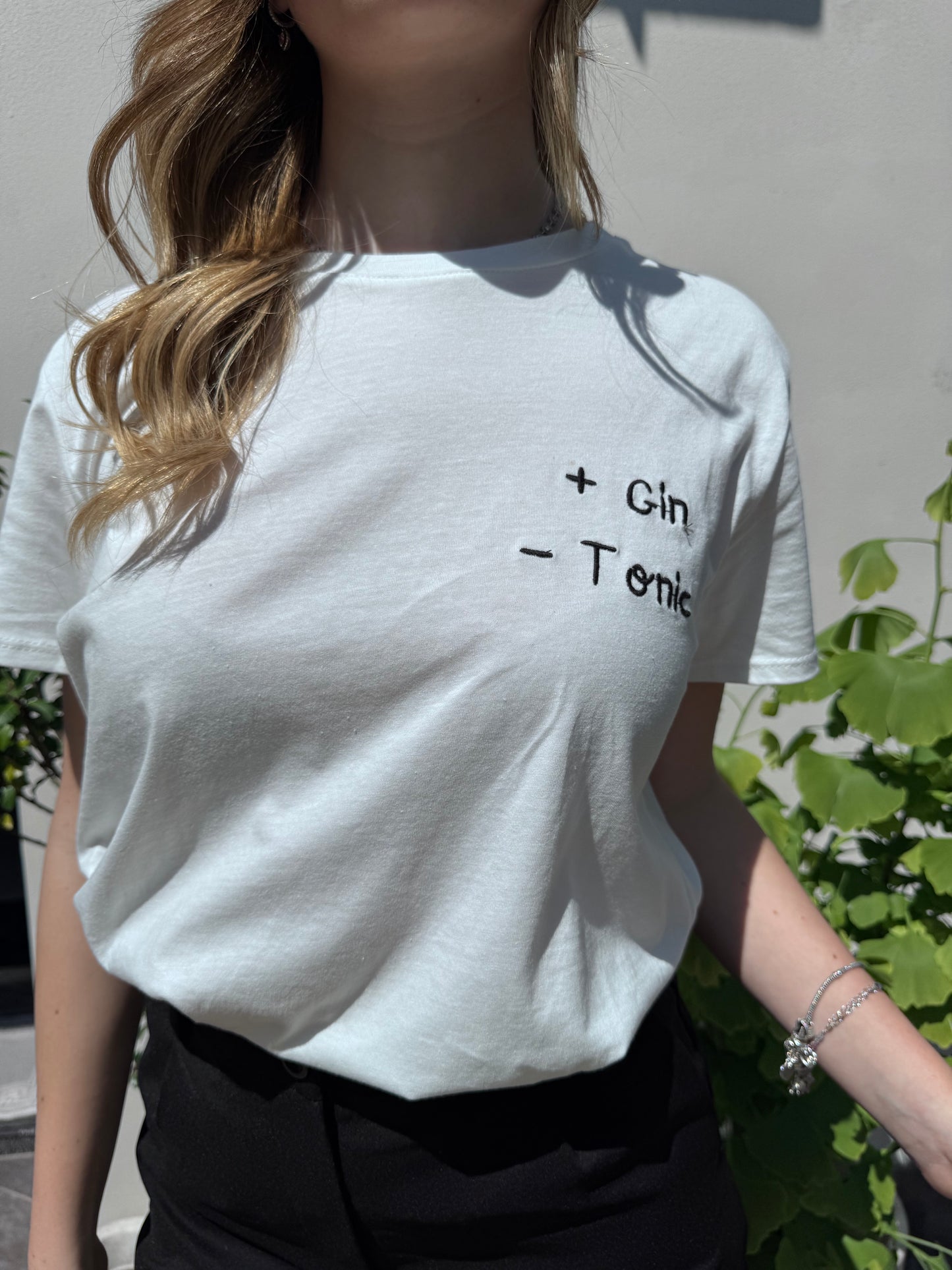 T-shirt + gin - tonic