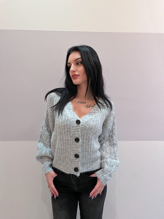 Cardigan over grigio